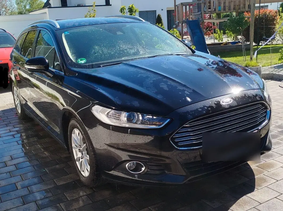 Gebraucht Ford Mondeo Titanium 160 PS (117 kW) 2017 Schwarz Kombi