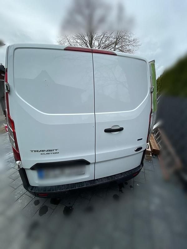 Second-hand Ford Transit Custom 105 CP (77 kW) 2018 Alb Monovolum