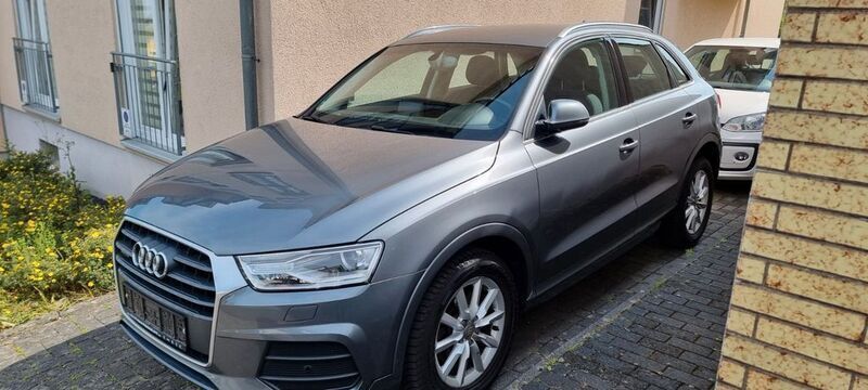 Grau Gebraucht 2015 Audi Q3 Sport SUV | 16.500 € (Guter Preis) - Bild 1/4