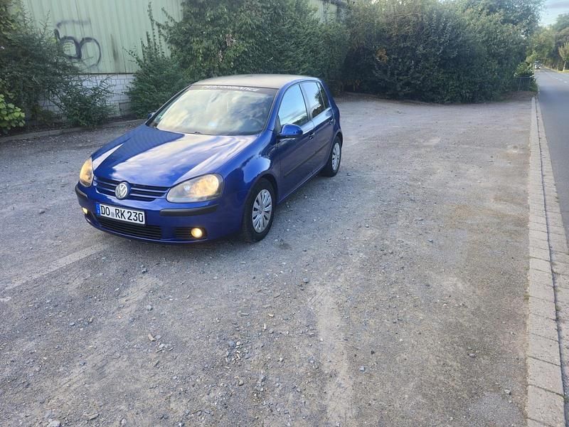 Blau Gebraucht 2005 VW Golf V Limousine | 2.650 € (Fairer Preis) - Bild 1/4