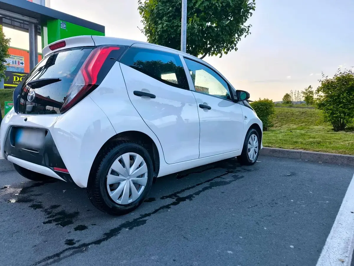 Gebraucht Toyota Aygo 72 PS (52 kW) 2020 Weiß Kleinwagen
