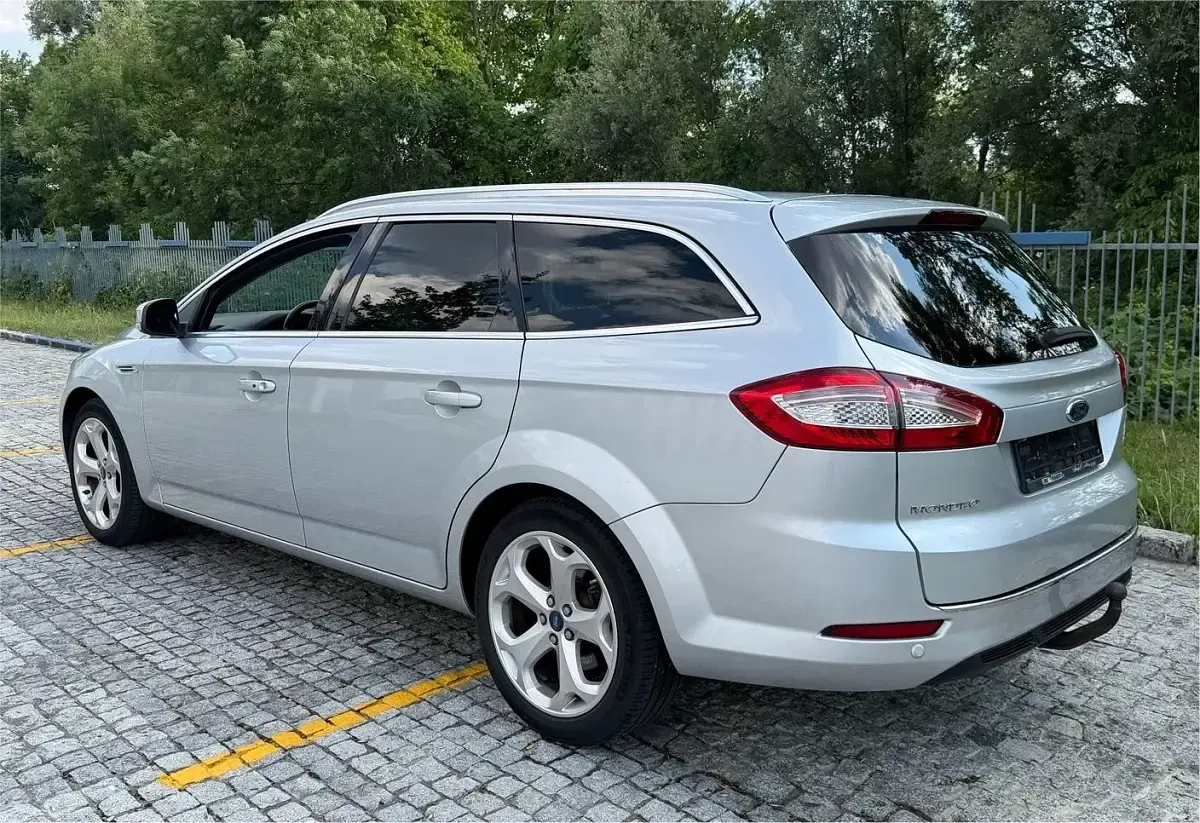 Gebraucht Ford Mondeo Business Edition 163 PS (119 kW) 2014 Silber Kombi
