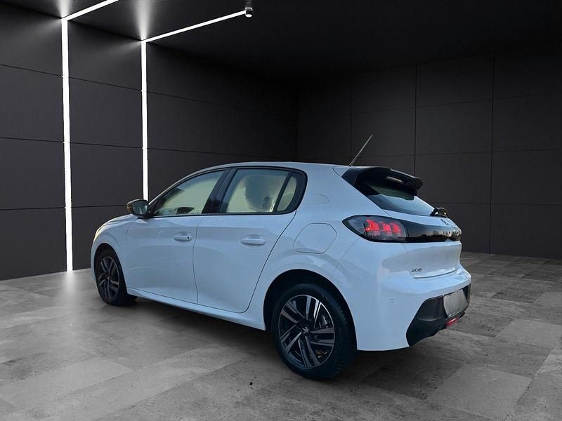 Gebraucht Peugeot 208 Active 101 PS (74 kW) 2023 Weiß Kleinwagen