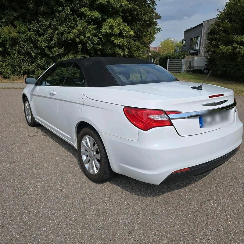 Gebraucht Chrysler 200 174 PS (127 kW) 2012 Weiß Cabrio