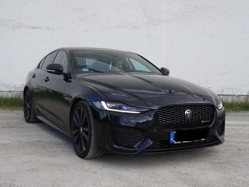 Gebraucht Jaguar XE R-Dynamic 204 PS (150 kW) 2023 Schwarz Limousine