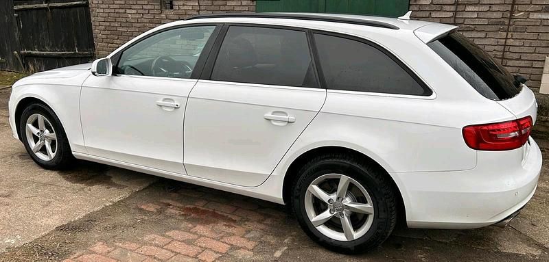 Gebraucht Audi A4 150 PS (110 kW) 2015 Weiß Kombi