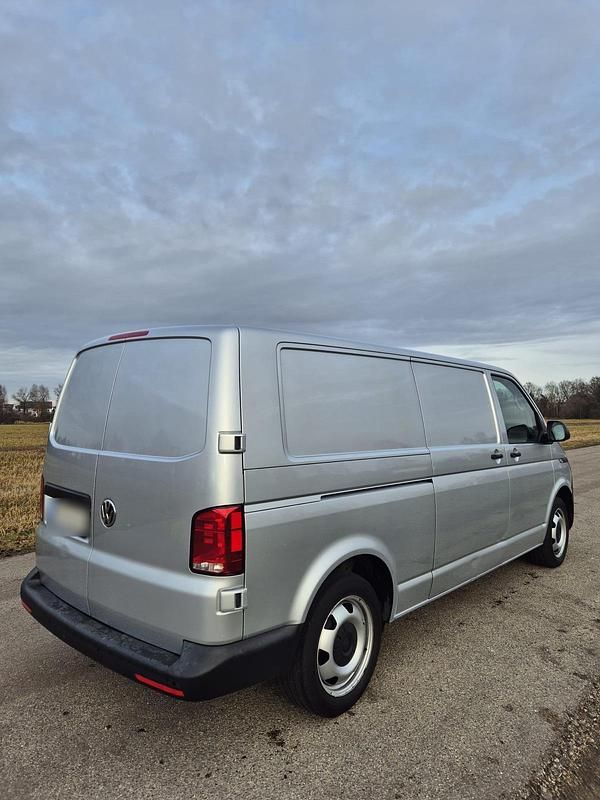Gebraucht VW Transporter 150 PS (110 kW) 2021 Silber Van