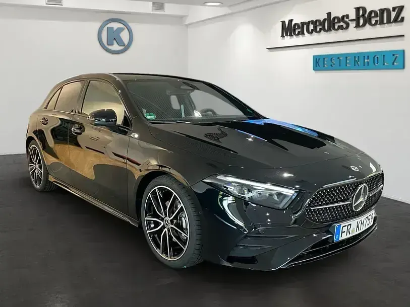 Gebraucht Mercedes A200 AMG 163 PS (119 kW) 2025 Schwarz Limousine