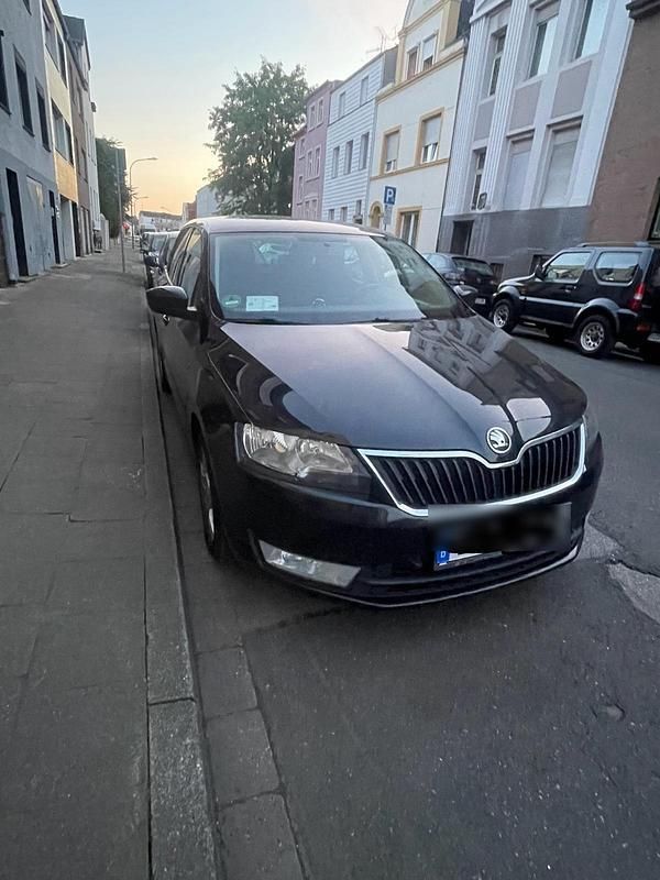 Schwarz Gebraucht 2014 Skoda Rapid Kleinwagen | 4.500 € (Fairer Preis) - Bild 1/4