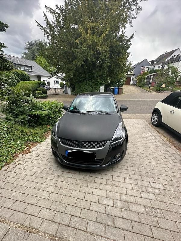 Schwarz Gebraucht 2012 Suzuki Swift Kleinwagen | 4.999 € (Fairer Preis) - Bild 1/4