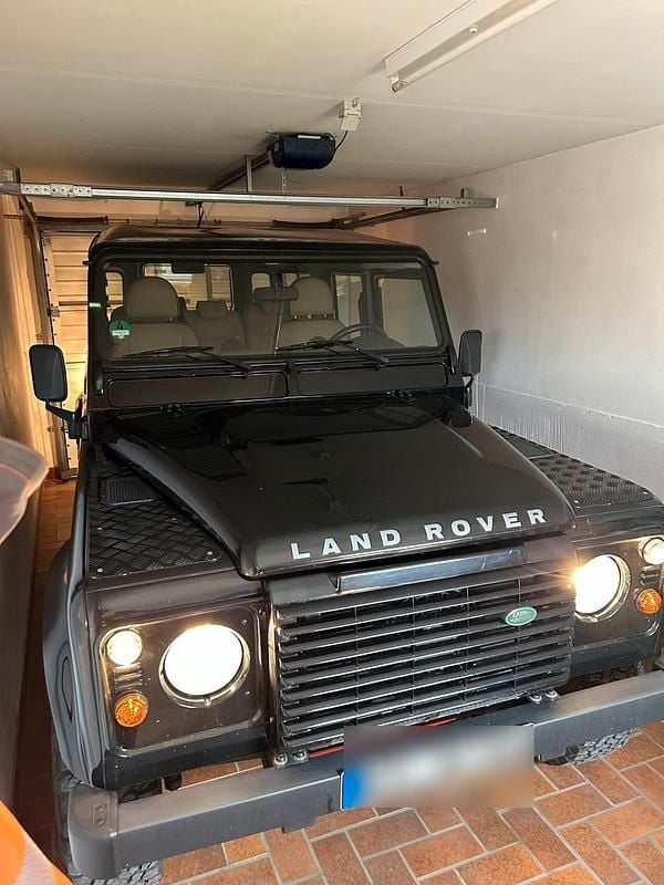 Gebraucht Land Rover Defender 122 PS (89 kW) 2008 Schwarz SUV