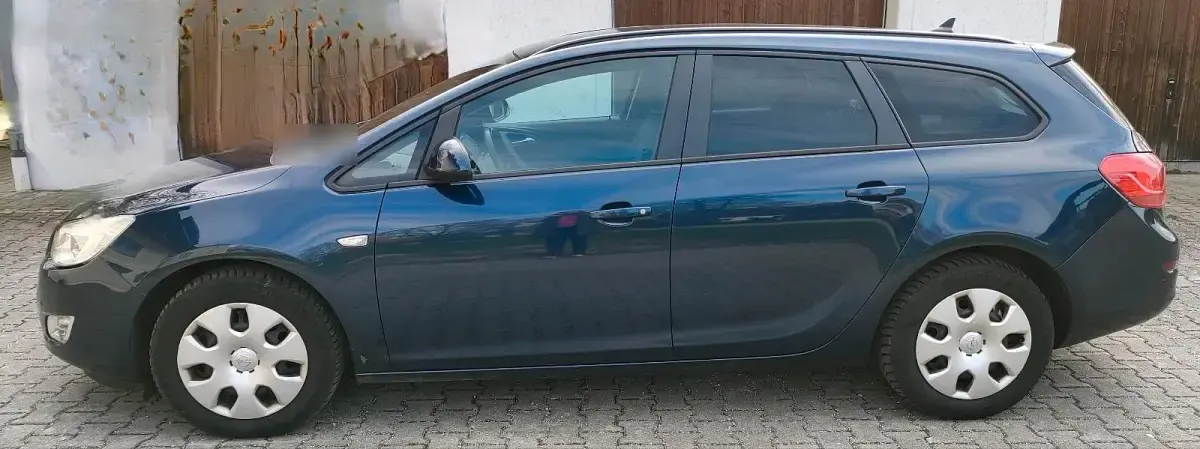 Second-hand Opel Astra 120 CP (88 kW) 2011 Albastru Break