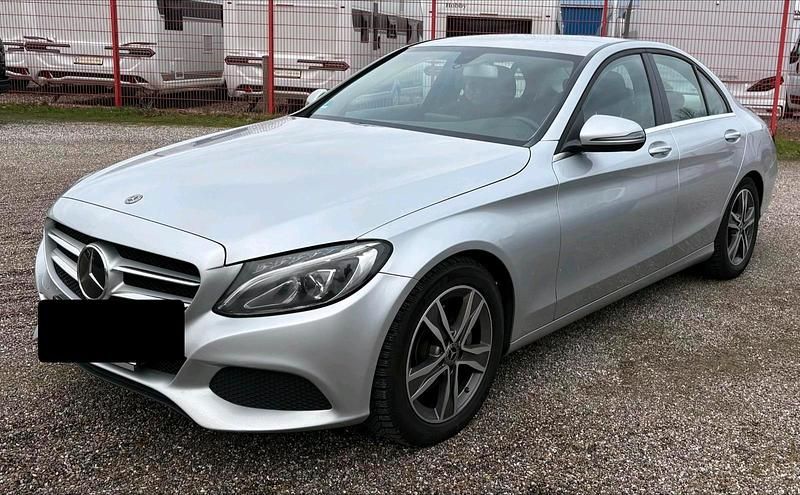 Silber Gebraucht 2018 Mercedes C220 Avantgarde Limousine | 15.899 € (Etwas zu teuer) - Bild 1/4