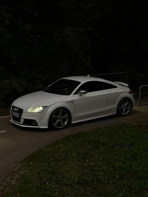 Weiß Gebraucht 2009 Audi TTS Coupé | 17.500 € - Bild 1/4