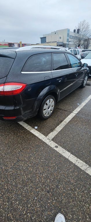 Gebraucht Ford Mondeo 163 PS (119 kW) 2010 Schwarz Kombi