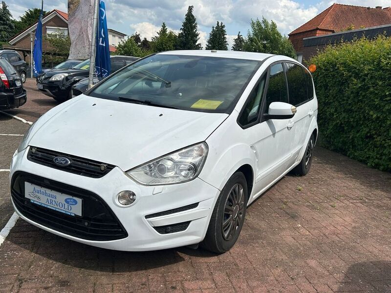 Frostweiß Gebraucht 2013 Ford S-MAX Trend Van / Kleinbus | 4.445 € (Guter Preis) - Bild 1/4