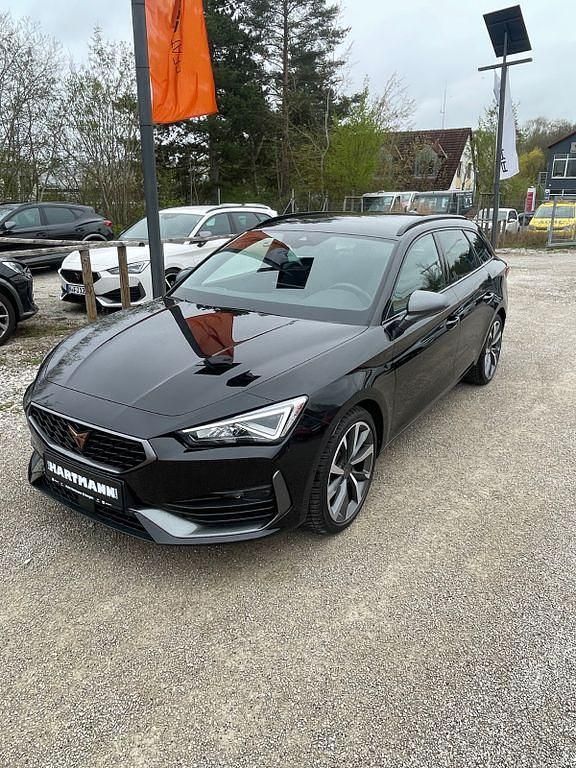 Second-hand Cupra Leon 150 CP (110 kW) 2024 Negru Berlinǎ