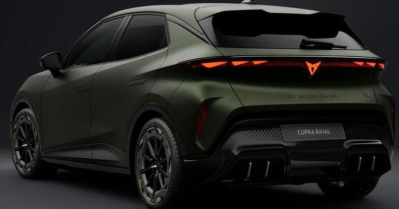 Neu Cupra Raval VZ 166 kW (226 PS) 2026 Manganese green matt Limousine