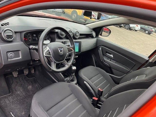 Gebraucht Dacia Duster Comfort 131 PS (96 kW) 2022 Orange SUV