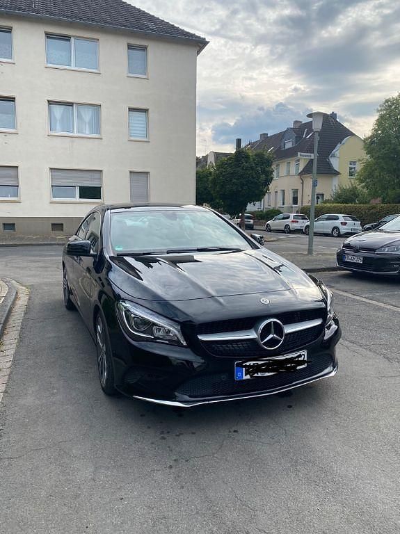 Gebraucht Mercedes CLA180 122 PS (89 kW) 2017 Schwarz Limousine