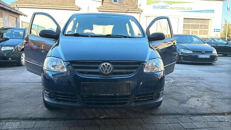 Gebraucht VW Fox Refresh 55 PS (40 kW) 2009 Blau Kleinwagen