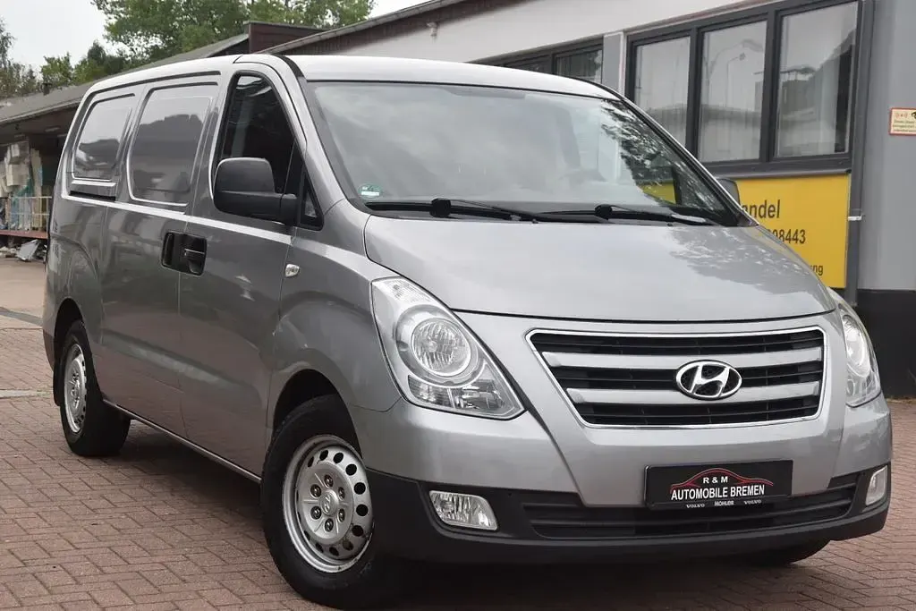 Gebraucht Hyundai H-1 116 PS (85 kW) 2016 Grau Van / Kleinbus