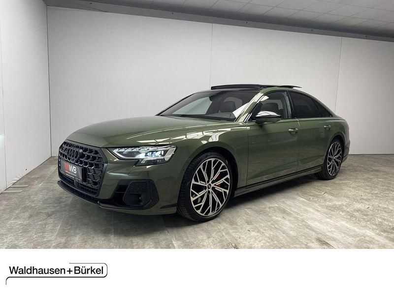 Distriktgrün (metallic) Gebraucht 2024 Audi S8 Ambiente Limousine | 99.950 € - Bild 1/4