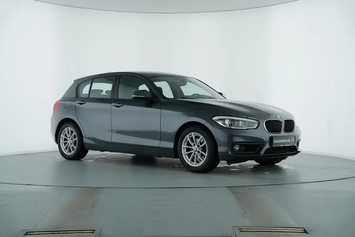 Gebraucht BMW 120 Advantage 184 PS (135 kW) 2017 Mineralgrau metallic Limousine