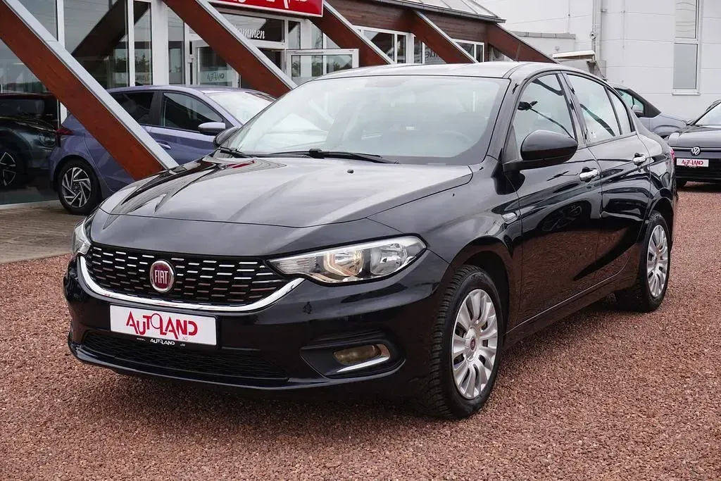 Gebraucht Fiat Tipo Easy 95 PS (69 kW) 2017 Schwarz Limousine