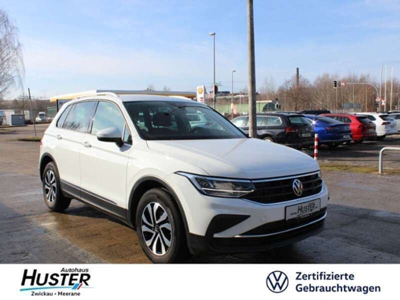 Weiß Gebraucht 2022 VW Tiguan Active SUV | 29.450 € (Etwas zu teuer) - Bild 1/4