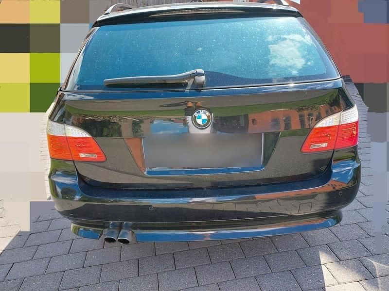 Gebraucht BMW 530 235 PS (172 kW) 2010 Schwarz Kombi