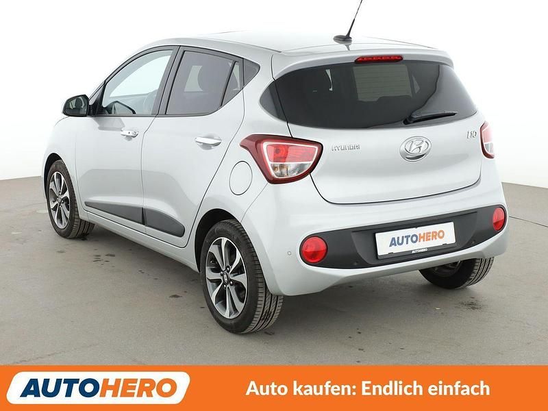 Gebraucht Hyundai i10 Style 87 PS (63 kW) 2017 Silber Kleinwagen