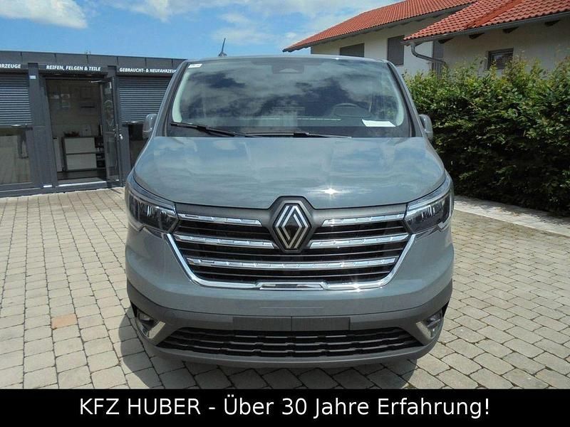 Gebraucht Renault Trafic 131 PS (96 kW) 2025 Grau Van / Kleinbus