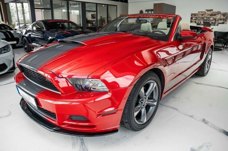 Rot Gebraucht 2012 Ford Mustang RS Cabrio | 21.999 € (Teuer) - Bild 1/4