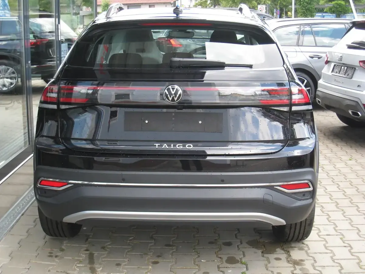 Gebraucht VW Taigo Style 110 PS (80 kW) 2023 Deep black perleffekt SUV