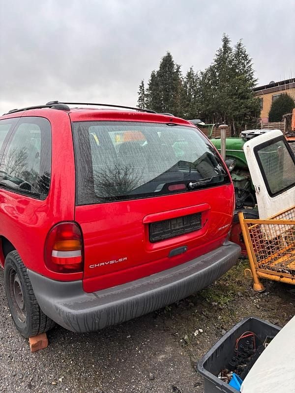 Gebraucht Chrysler Voyager 2000 Rot Van / Kleinbus