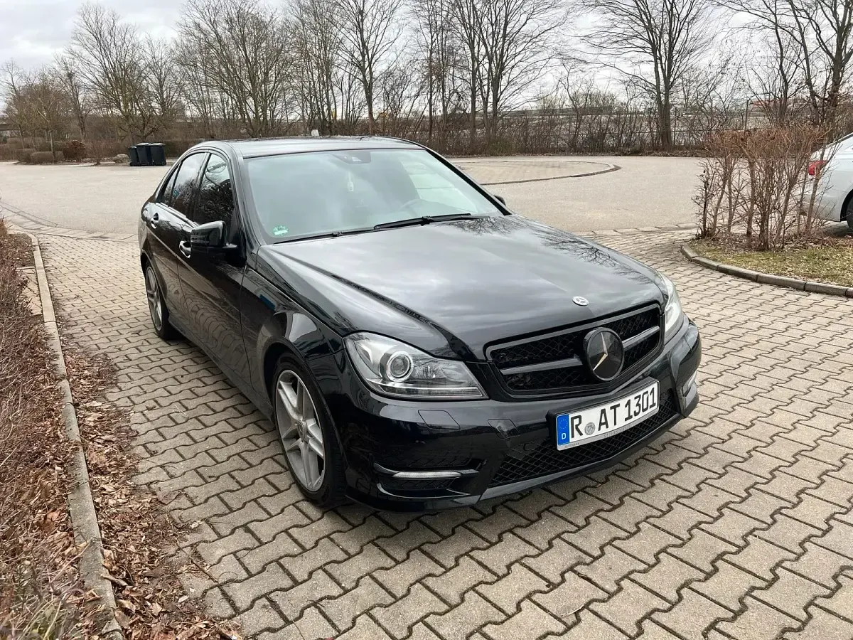 Gebraucht Mercedes C300 231 PS (169 kW) 2012 Schwarz Limousine