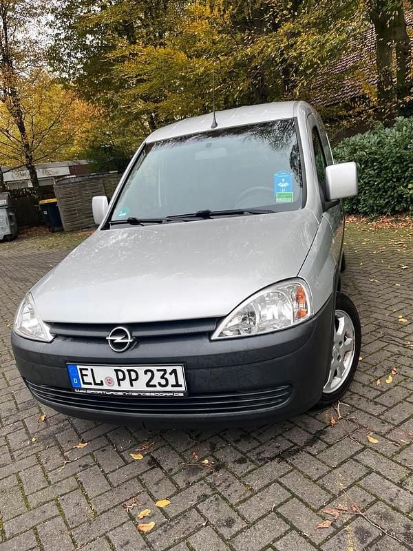 Gebraucht Opel Combo 94 PS (69 kW) 2008 Silber Van / Kleinbus