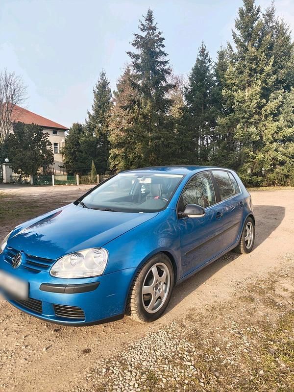 Gebraucht VW Golf IV 90 PS (66 kW) 2004 Blau Kleinwagen