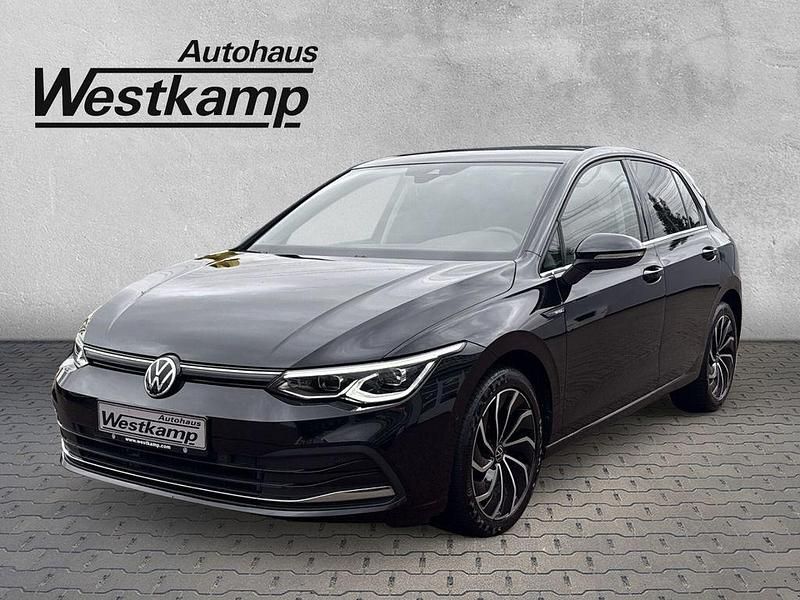 Deep black perleffekt Gebraucht 2021 VW Golf VIII Style Limousine | 22.830 € (Fairer Preis) - Bild 1/4