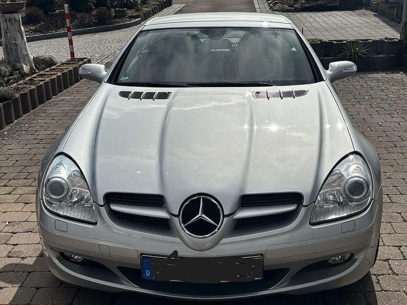 Silber Gebraucht 2005 Mercedes SLK200 Cabrio | 12.499 € (Etwas zu teuer) - Bild 1/4
