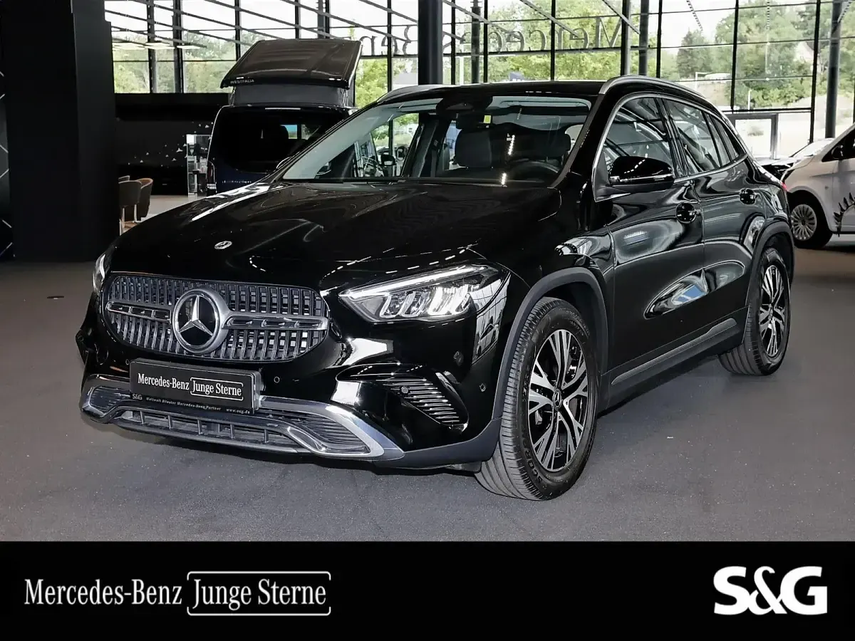 Gebraucht Mercedes GLA180 136 PS (100 kW) 2025 SUV