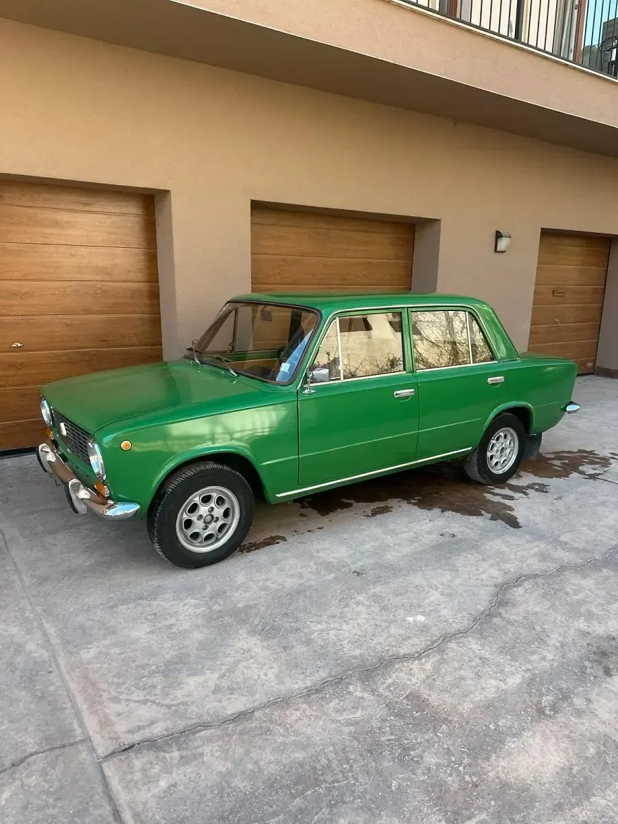 Second-hand Lada 2101 65 CP (47 kW) 1977 Verde Berlinǎ