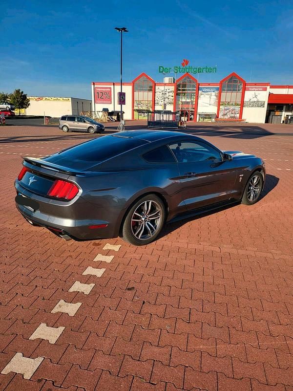 Gebraucht Ford Mustang 305 PS (224 kW) 2015 Silber Coupé