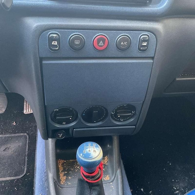 Gebraucht Citroën Berlingo 109 PS (80 kW) 2002 Silber Van / Kleinbus