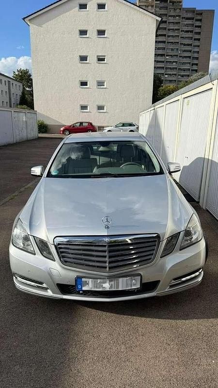 Gebraucht Mercedes E200 Elegance 184 PS (135 kW) 2012 Silber Limousine