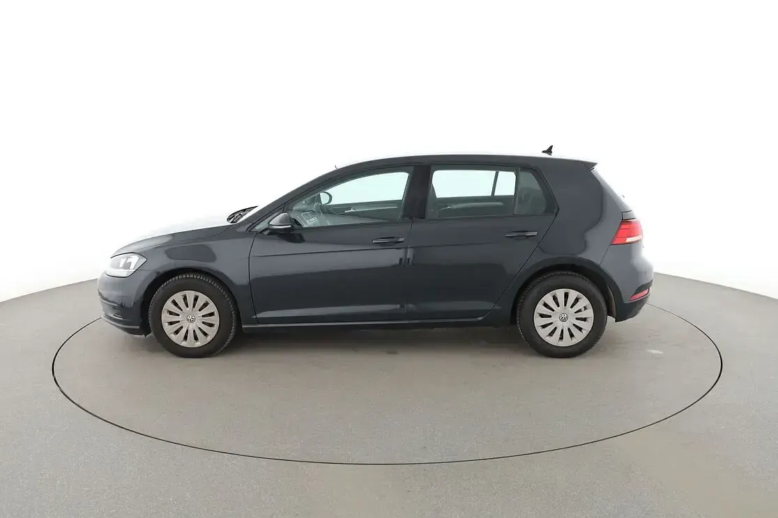 Gebraucht VW Golf VII Trendline 116 PS (85 kW) 2019 Grau Limousine