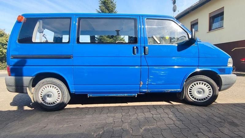 Gebraucht VW T4 102 PS (75 kW) 2000 Blau Van