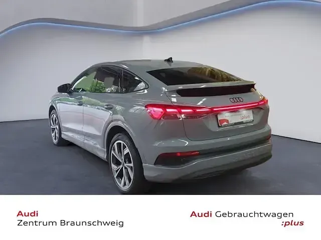Gebraucht Audi Q4 Sportback e-tron Sport 150 kW (204 PS) 2024 Kieselgrau SUV