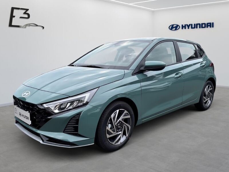 Grün Neu 2025 Hyundai i20 Trend Limousine | 22.990 € (Etwas zu teuer) - Bild 1/4